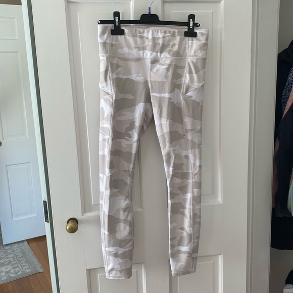 Athleta Pants - Athleta Camo Leggings Size Small